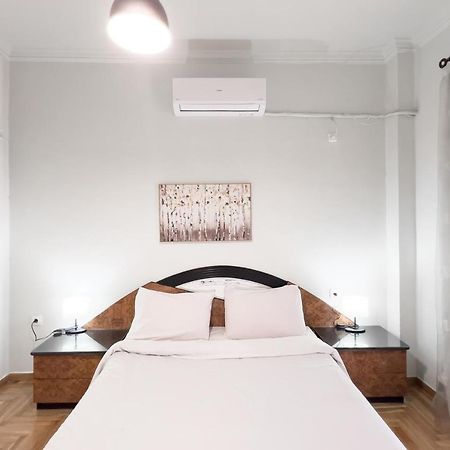 Cozy Cityscape Apartment In Athene Buitenkant foto