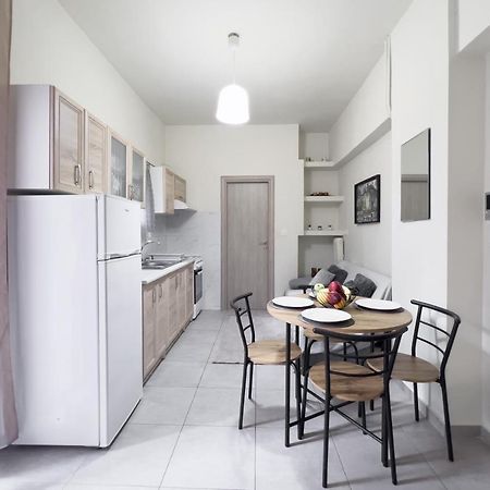 Cozy Cityscape Apartment In Athene Buitenkant foto