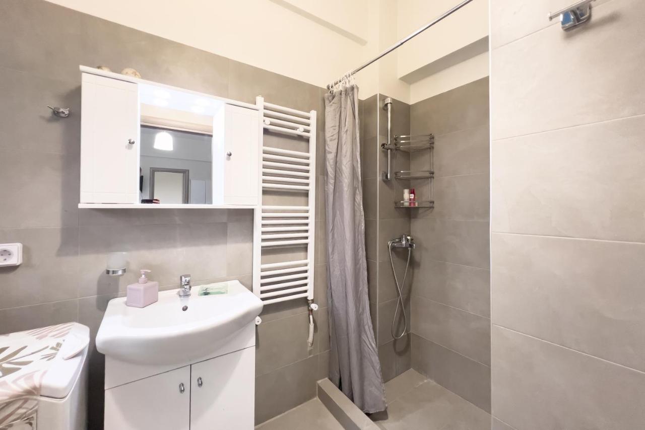 Cozy Cityscape Apartment In Athene Buitenkant foto