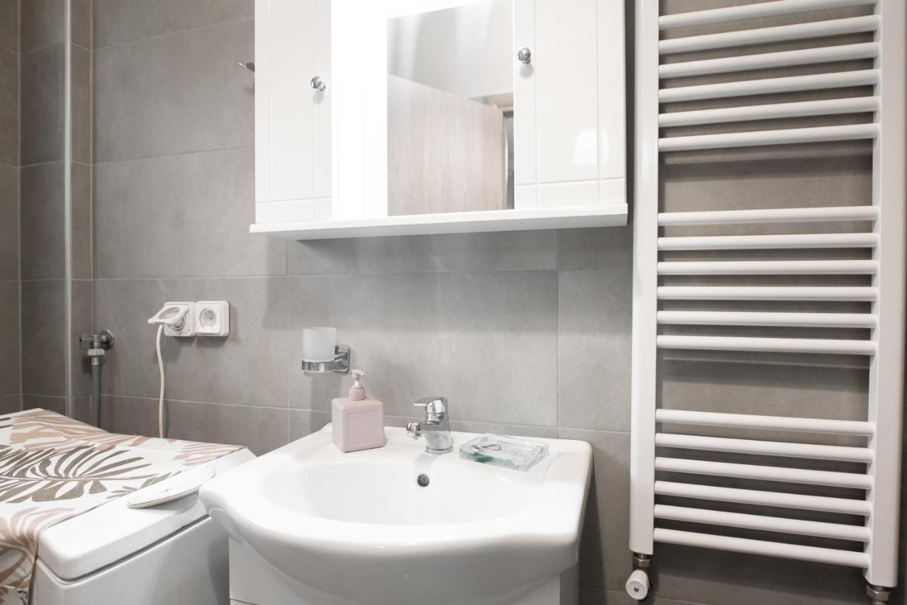 Cozy Cityscape Apartment In Athene Buitenkant foto